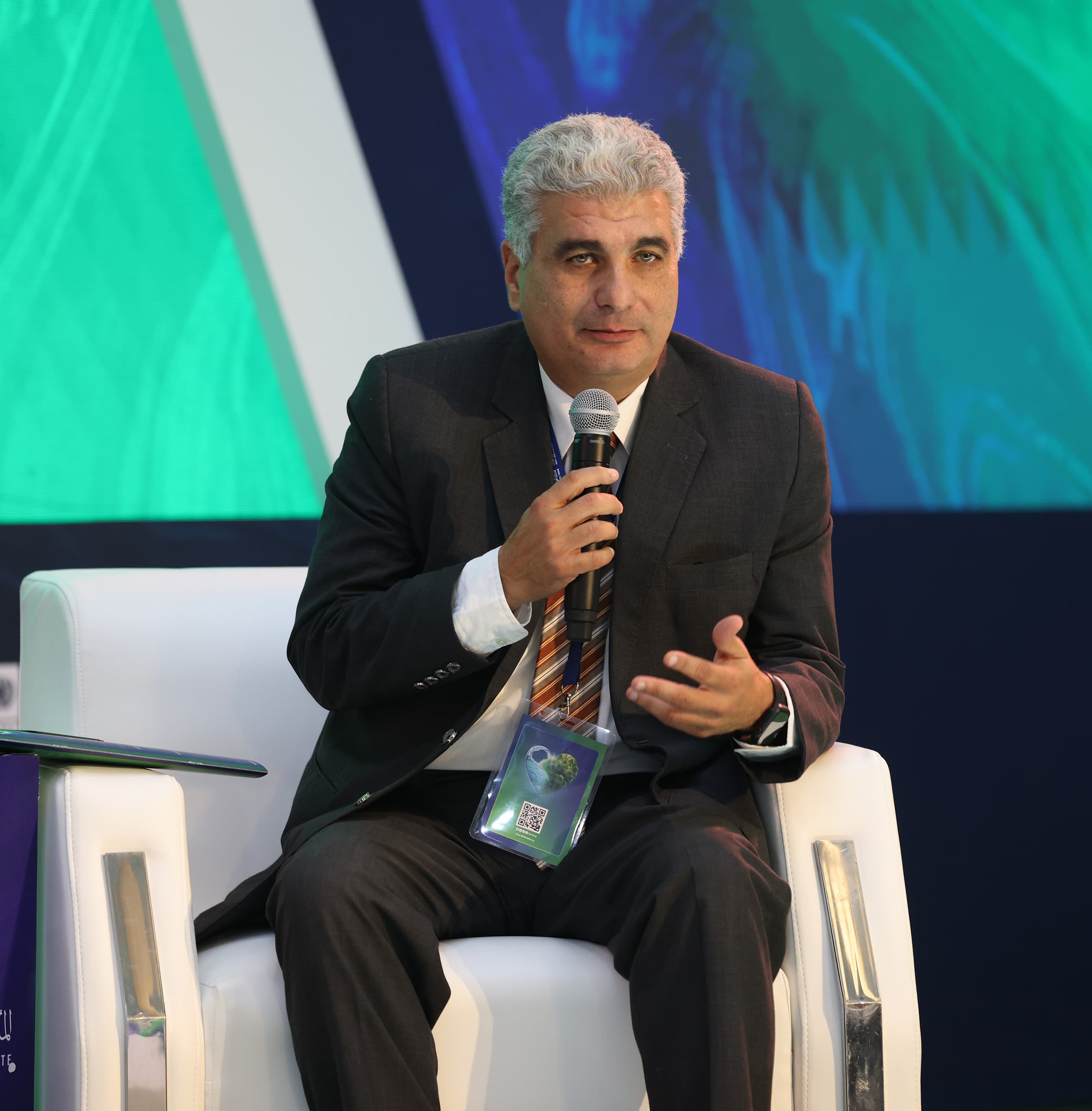 سعادة د. حسام علام